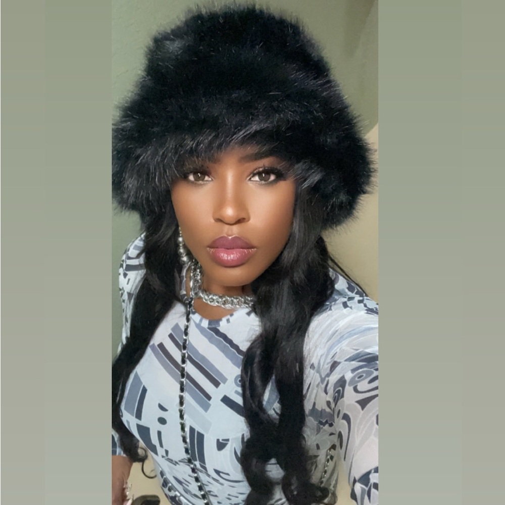 Meet your POSH AMBASSADOR, Jalisa - Picture 12 of 12